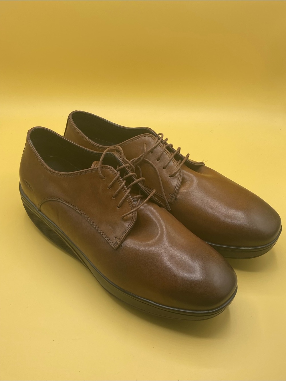 MBT Men's Kabisa 2 dress shoes in brown leather